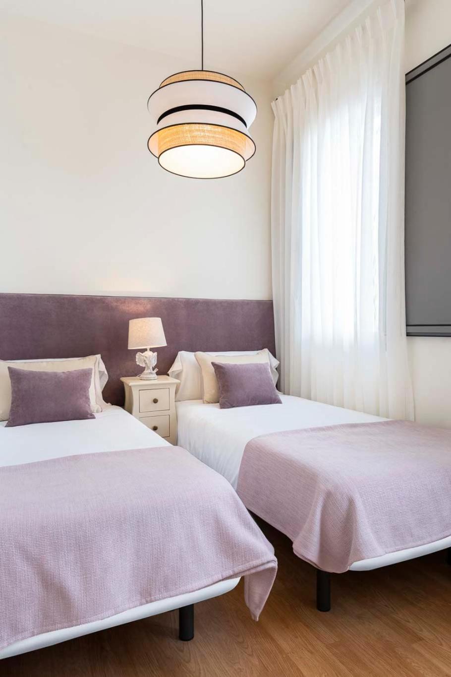 Apartamento Familiar Nuevo De Diseno En La Mejor Zona De Triana, Parking Included Siviglia Esterno foto